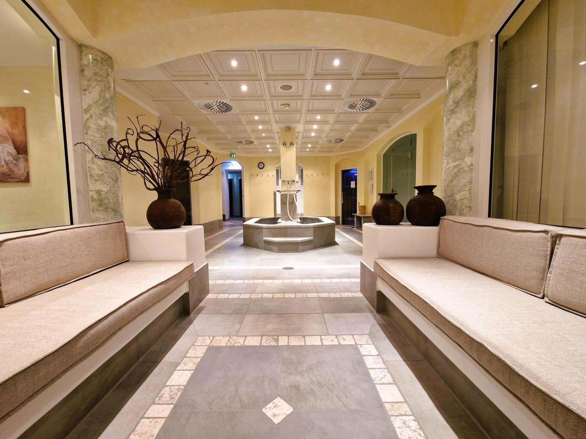 Hotel Auf Der Gsteig Gmbh レヒブルック エクステリア 写真