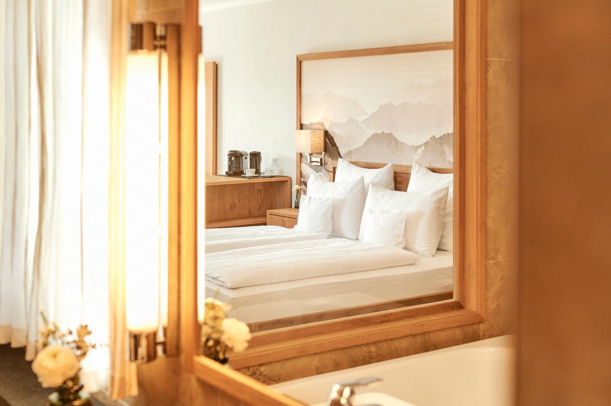 Hotel Auf Der Gsteig Gmbh レヒブルック エクステリア 写真