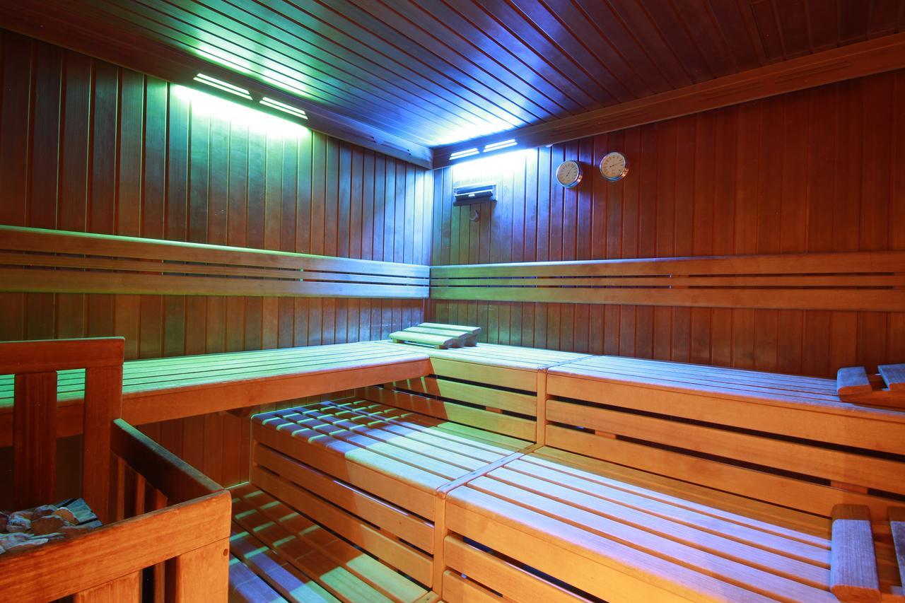 Hotel Auf Der Gsteig Gmbh レヒブルック エクステリア 写真